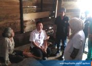 Kunjungi Mbah Saminah, Warga Kurang Mampu Penderita Penyakit Pernafasan Dibujuk Untuk Berobat Ke Rumah Sakit