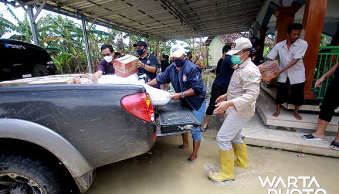 Jangkau Lokasi Terjauh, Kadin Pati dan Kwarcab Kirimkan Bantuan Sembako untuk Warga Terdampak Banjir di Srikaton  
