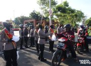 Peringati Hari Kartini, Polwan Polres Pati Bagikan Ratusan Takjil dan Puluhan Sembako