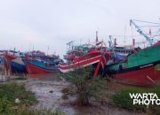 Jompo dan Janda Nelayan di Pati Dapat Paket Bantuan