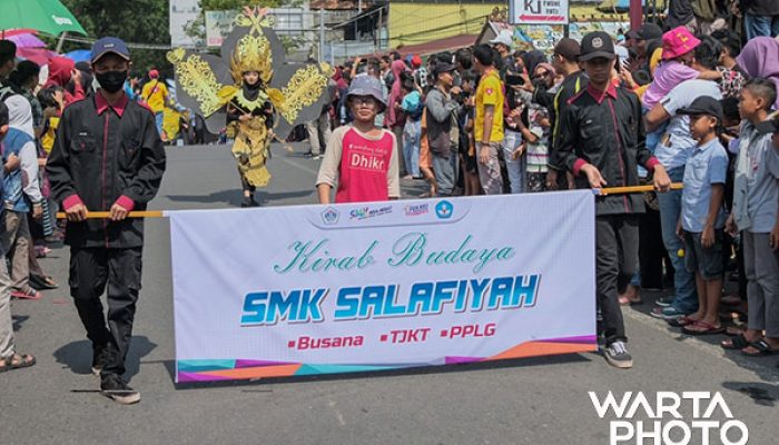 Meriahkan Tahun Baru Imlek, SMK Salafiyah Tampilkan 6 Kostum Karya Siswa