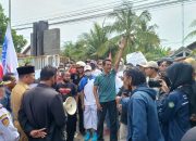 Jalan Tayu-Puncel Rusak, Warga Gelar Demo di Kantor Kecamatan Dukuhseti